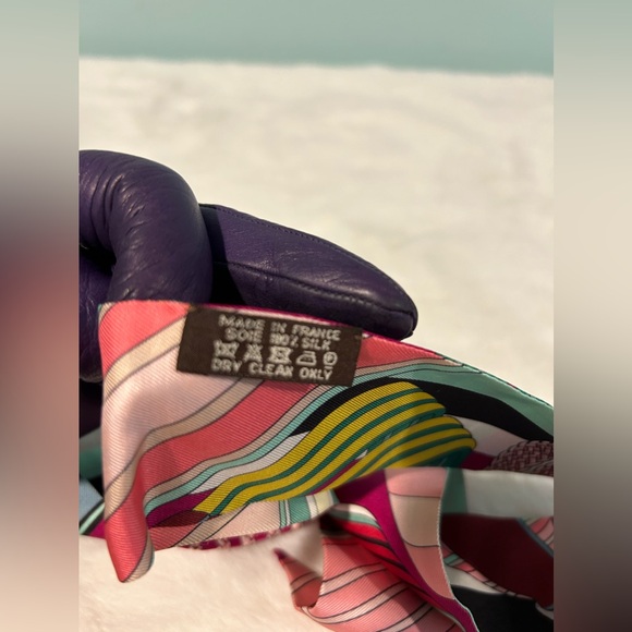 Hermes Twilly in Multi color design. Authentic & pre-owned. - Picture 2 of 3